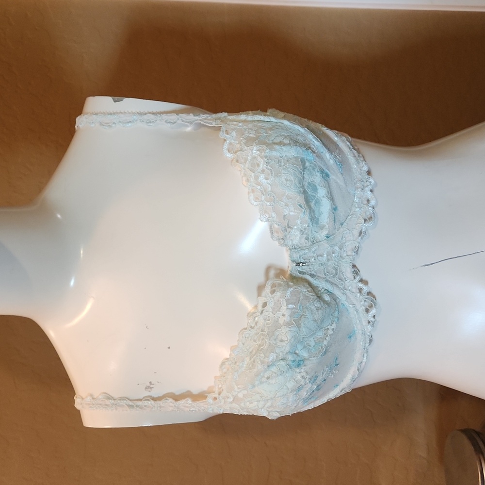 Victoria Secret Unlined Lace Bra (0708)